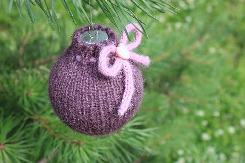 Drawstring Christmas Ornament - A Pattern from Lucky Fox Knits